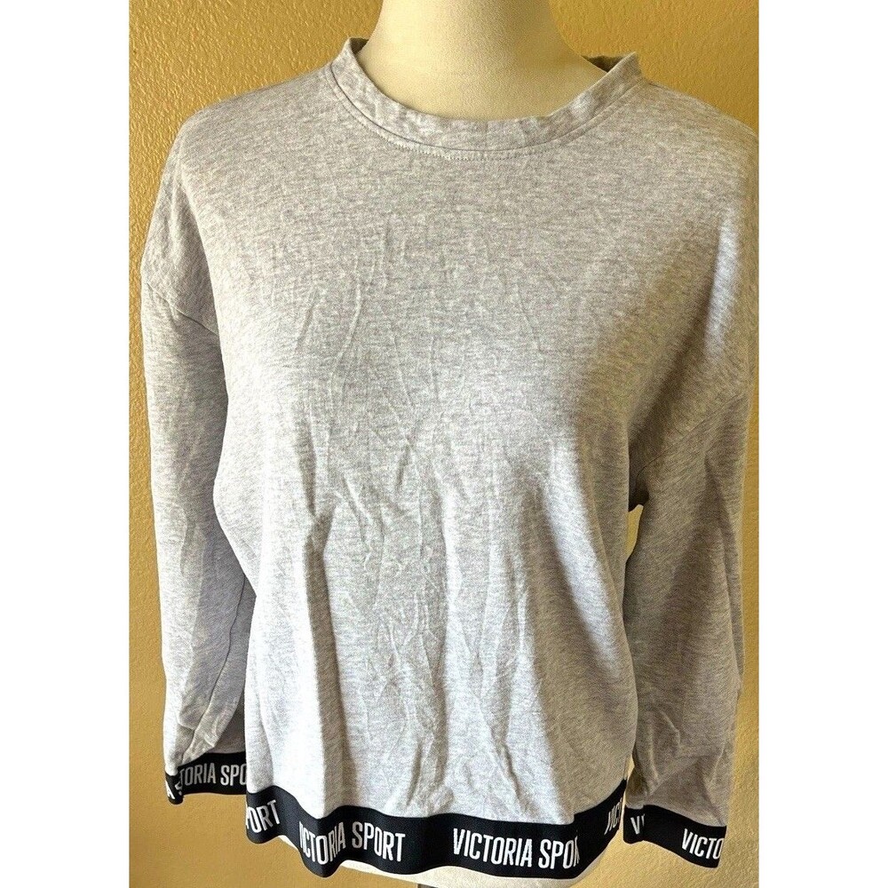 Victoria Sport Gray Logo Graphic Fleece Crewneck Pullover Sweatshirt Size M